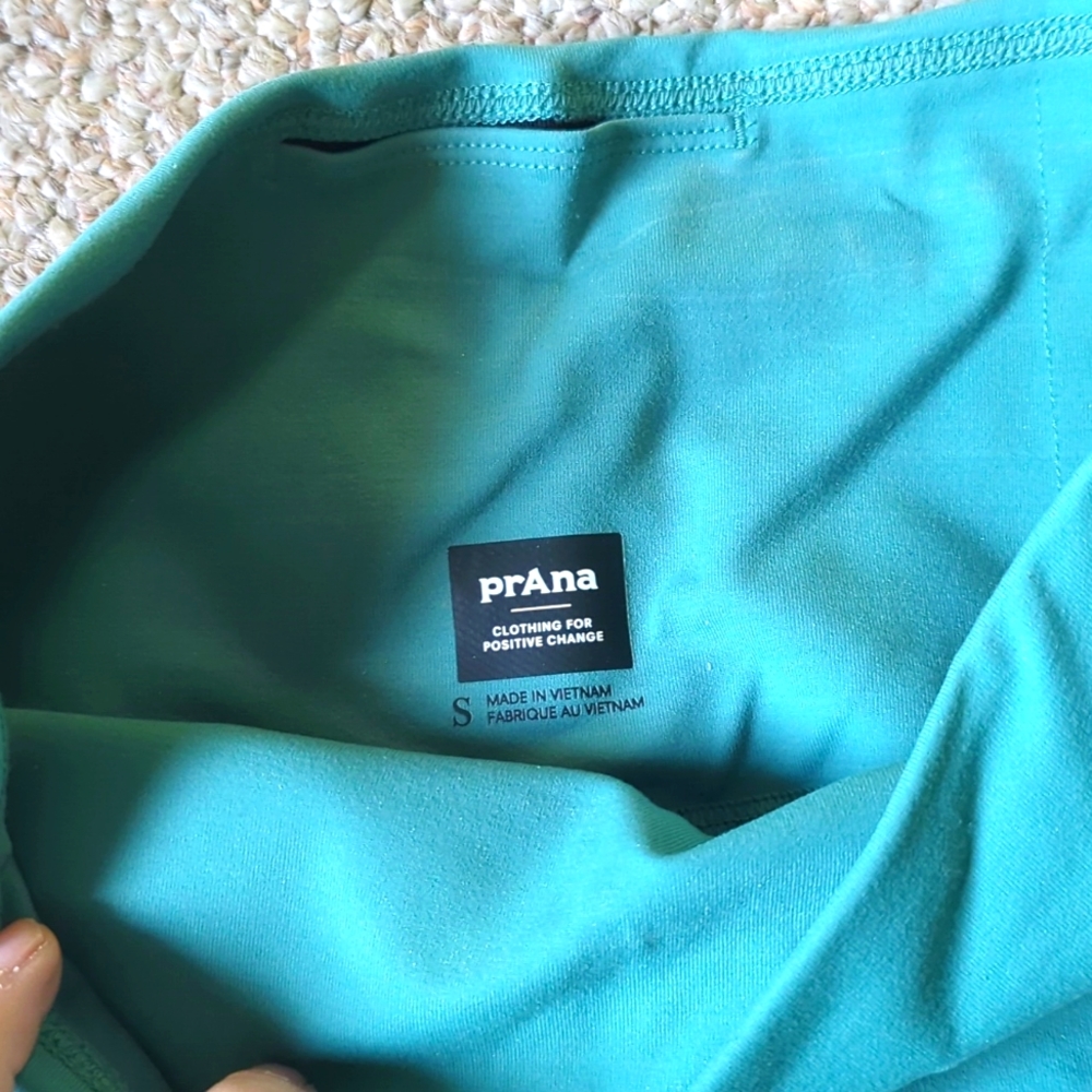 PrAna Chakara capris leggings, Small, Cove